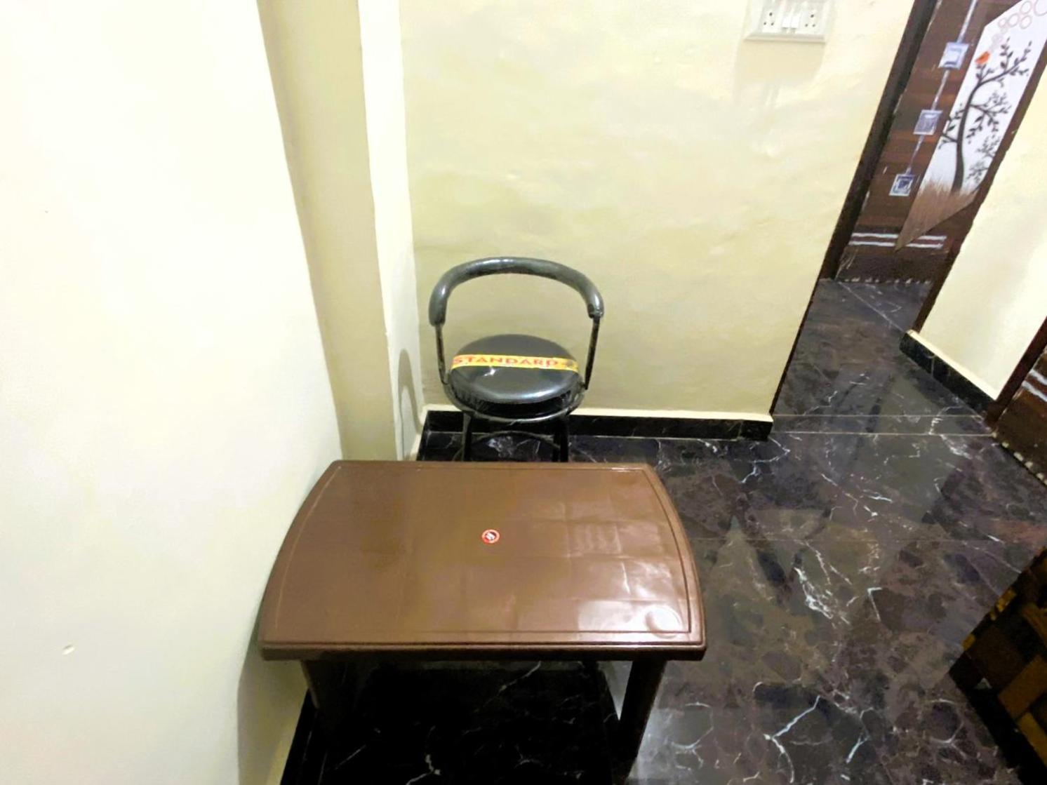Bssn Guest House Gwalior Esterno foto