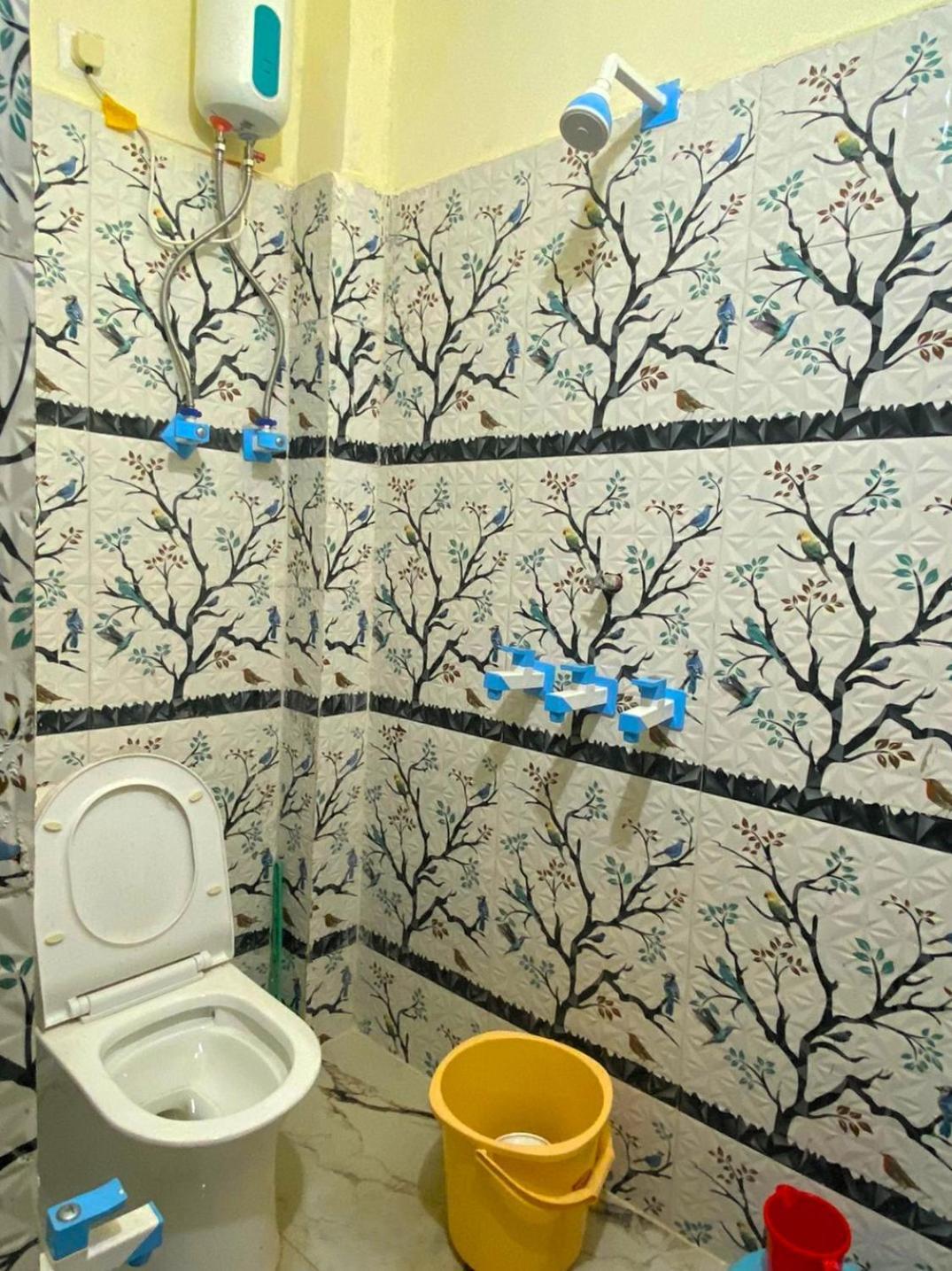 Bssn Guest House Gwalior Esterno foto