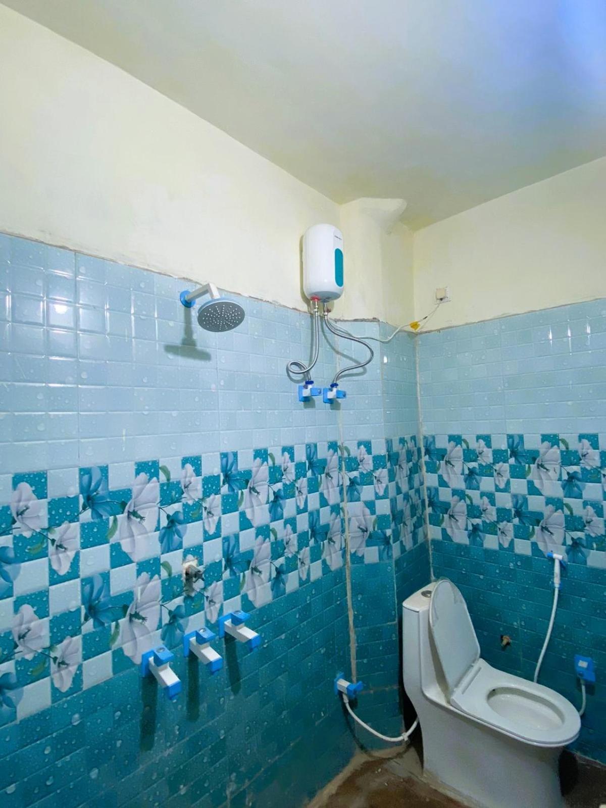 Bssn Guest House Gwalior Esterno foto